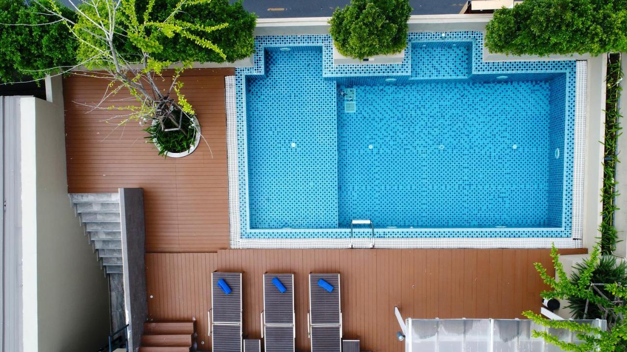 Ramada By Wyndham Bangkok Ten Ekamai Residences Ngoại thất bức ảnh