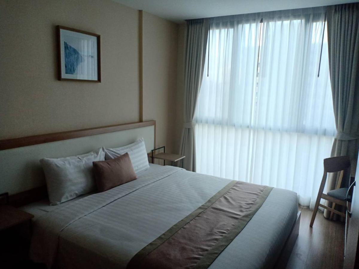 Ramada By Wyndham Bangkok Ten Ekamai Residences Ngoại thất bức ảnh