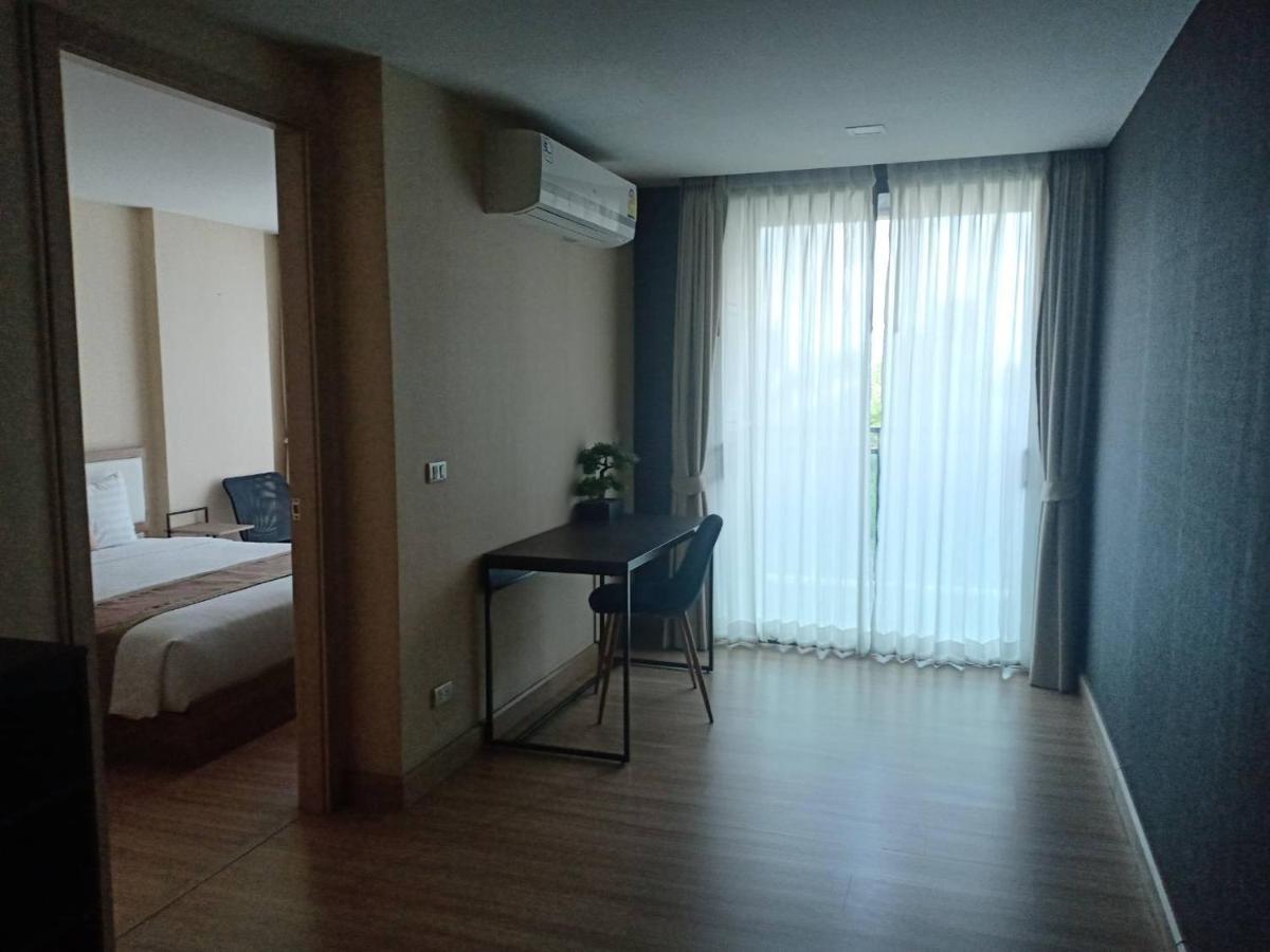 Ramada By Wyndham Bangkok Ten Ekamai Residences Ngoại thất bức ảnh