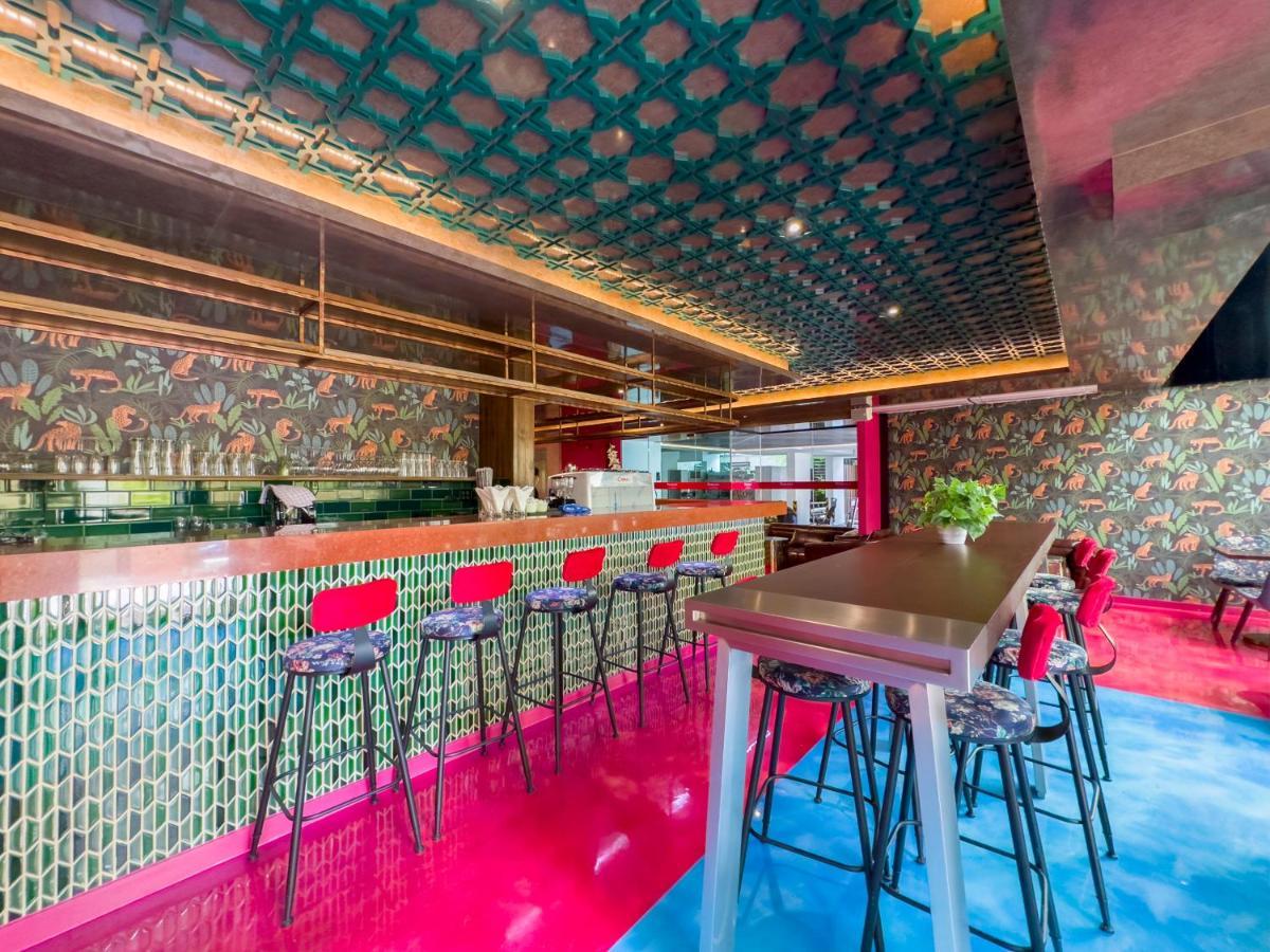 Ramada By Wyndham Bangkok Ten Ekamai Residences Ngoại thất bức ảnh