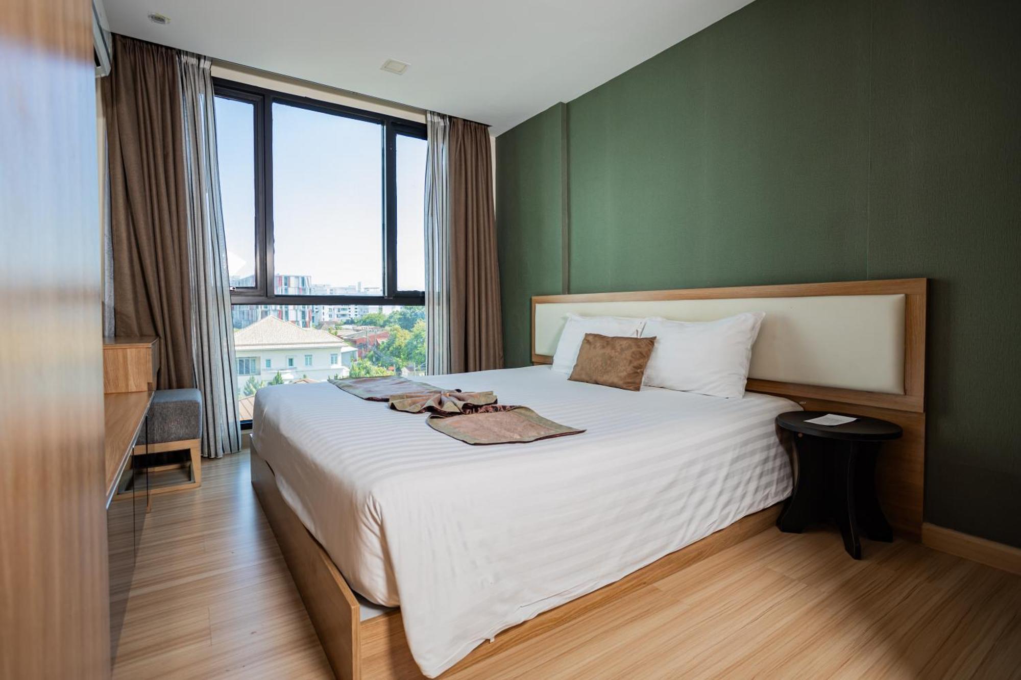Ramada By Wyndham Bangkok Ten Ekamai Residences Ngoại thất bức ảnh