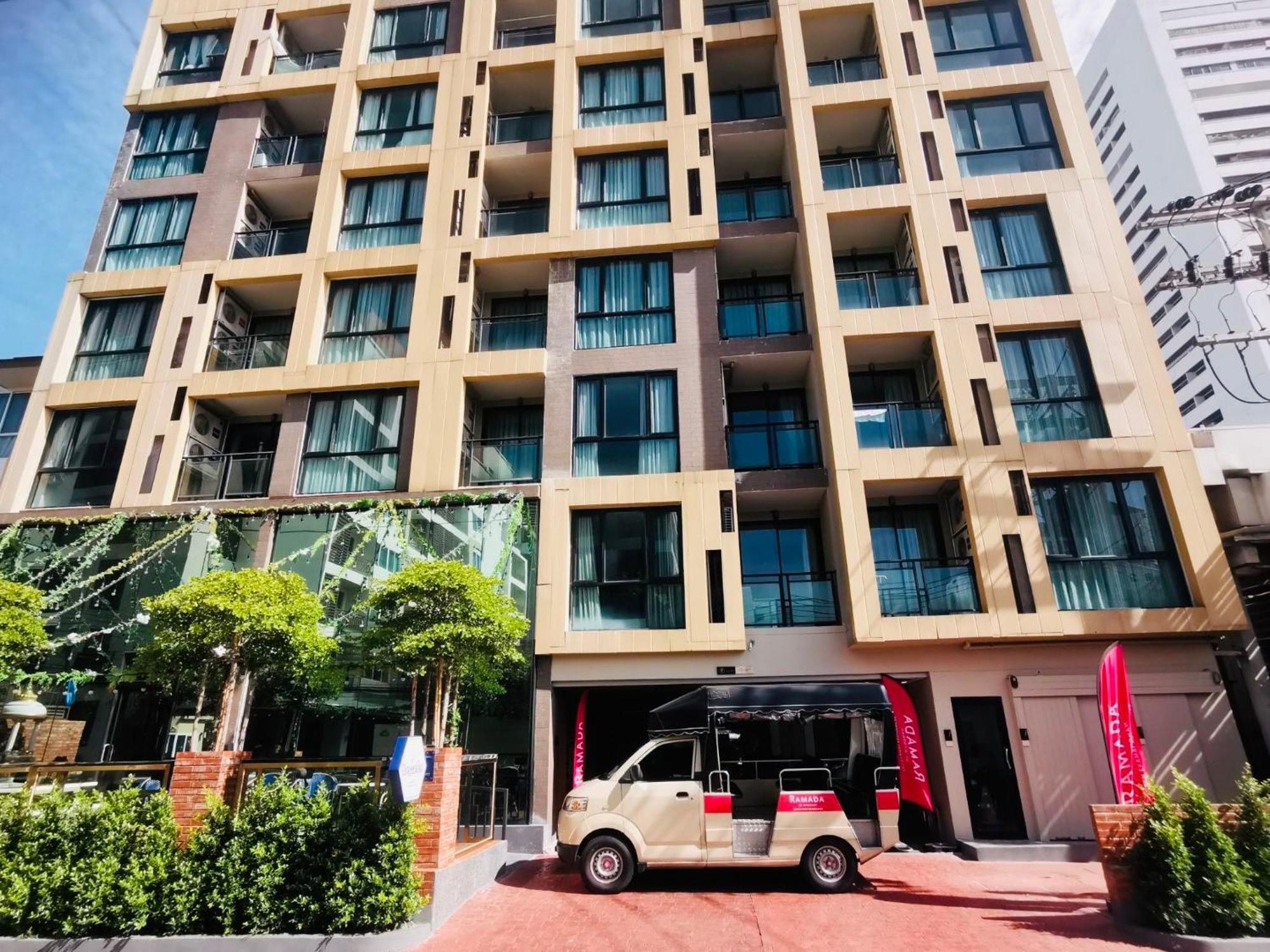 Ramada By Wyndham Bangkok Ten Ekamai Residences Ngoại thất bức ảnh