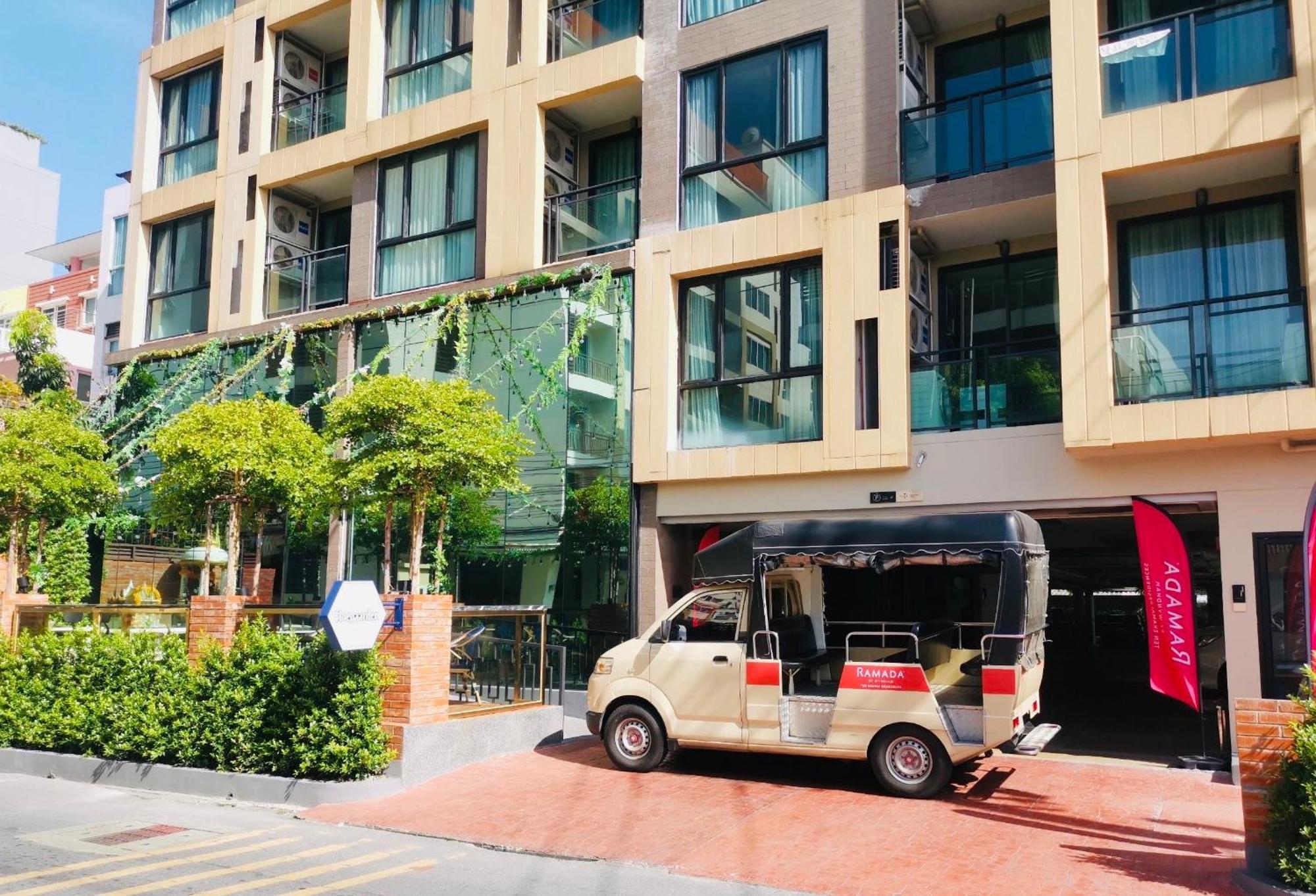 Ramada By Wyndham Bangkok Ten Ekamai Residences Ngoại thất bức ảnh