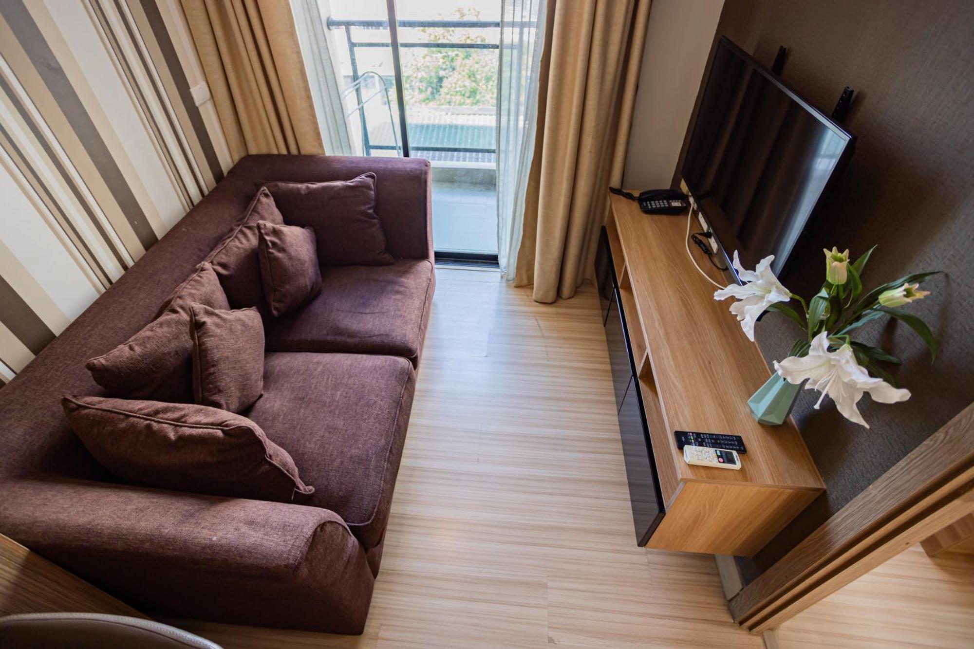 Ramada By Wyndham Bangkok Ten Ekamai Residences Ngoại thất bức ảnh