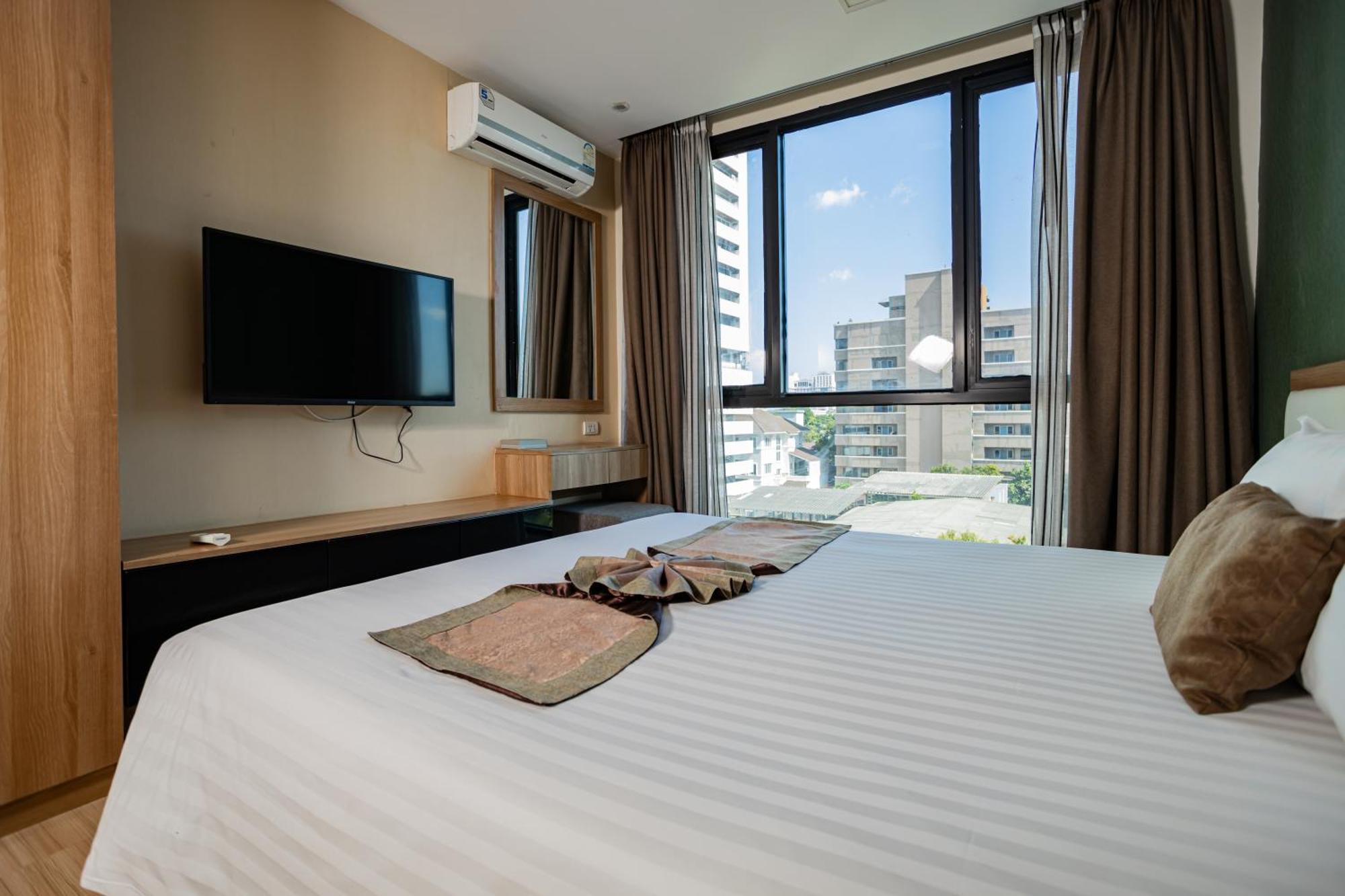 Ramada By Wyndham Bangkok Ten Ekamai Residences Ngoại thất bức ảnh