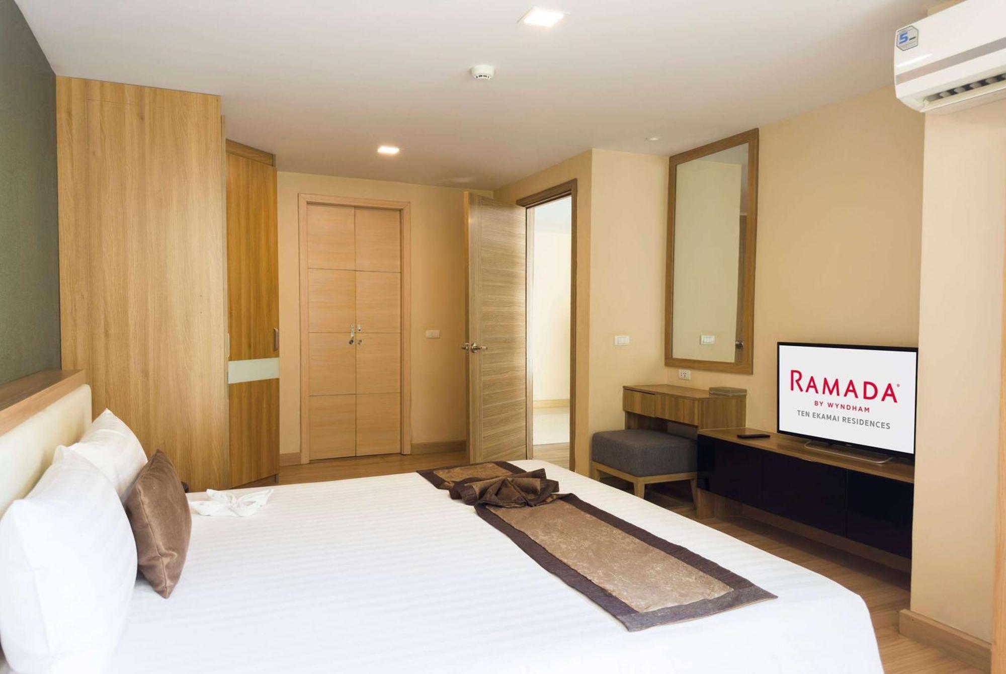 Ramada By Wyndham Bangkok Ten Ekamai Residences Ngoại thất bức ảnh