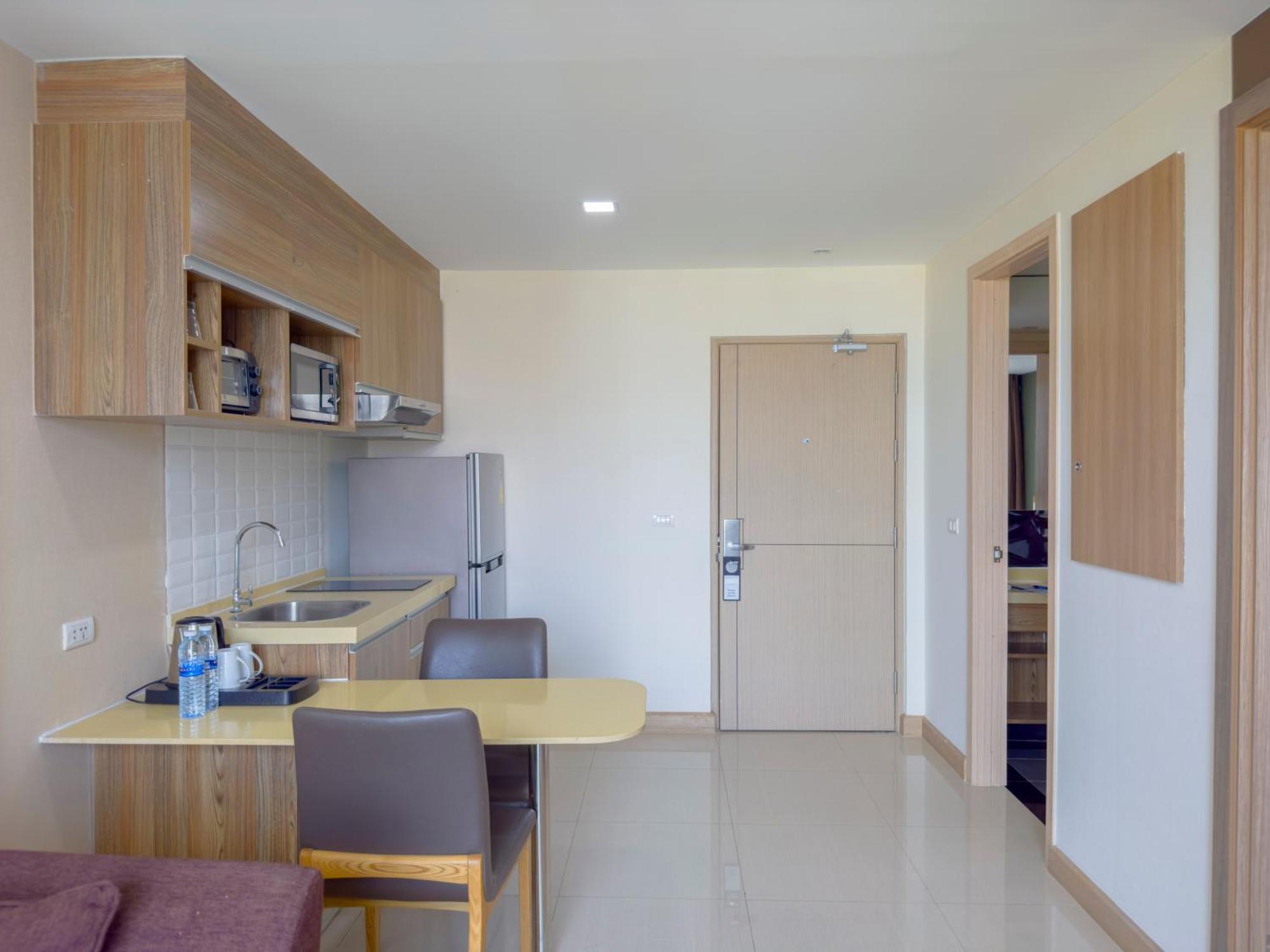 Ramada By Wyndham Bangkok Ten Ekamai Residences Ngoại thất bức ảnh