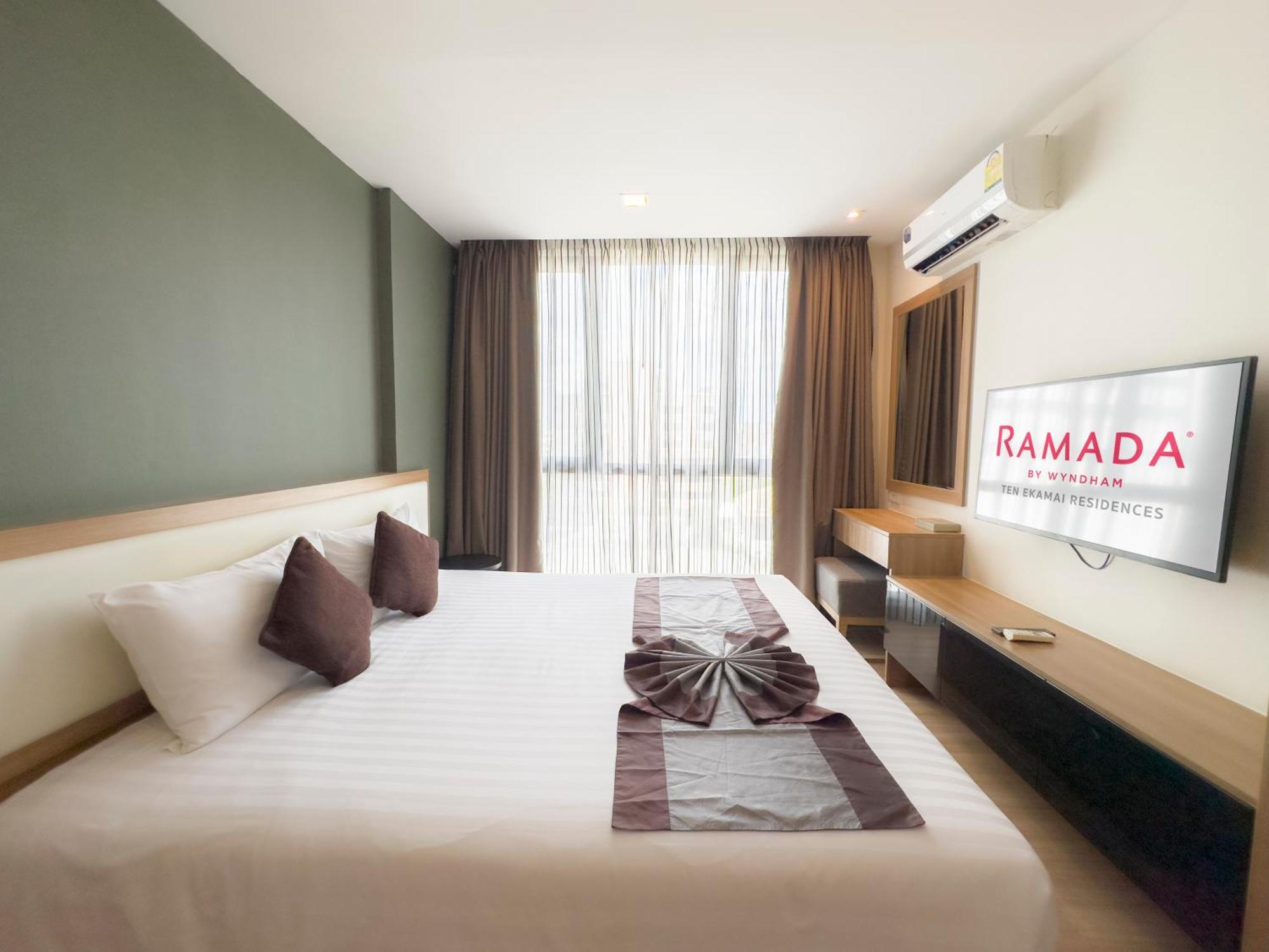 Ramada By Wyndham Bangkok Ten Ekamai Residences Ngoại thất bức ảnh