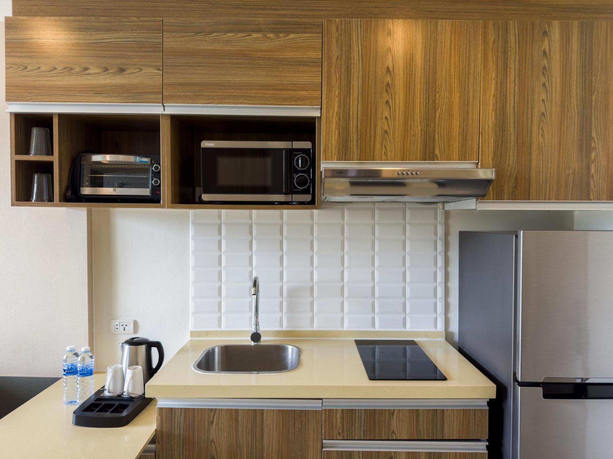 Ramada By Wyndham Bangkok Ten Ekamai Residences Ngoại thất bức ảnh